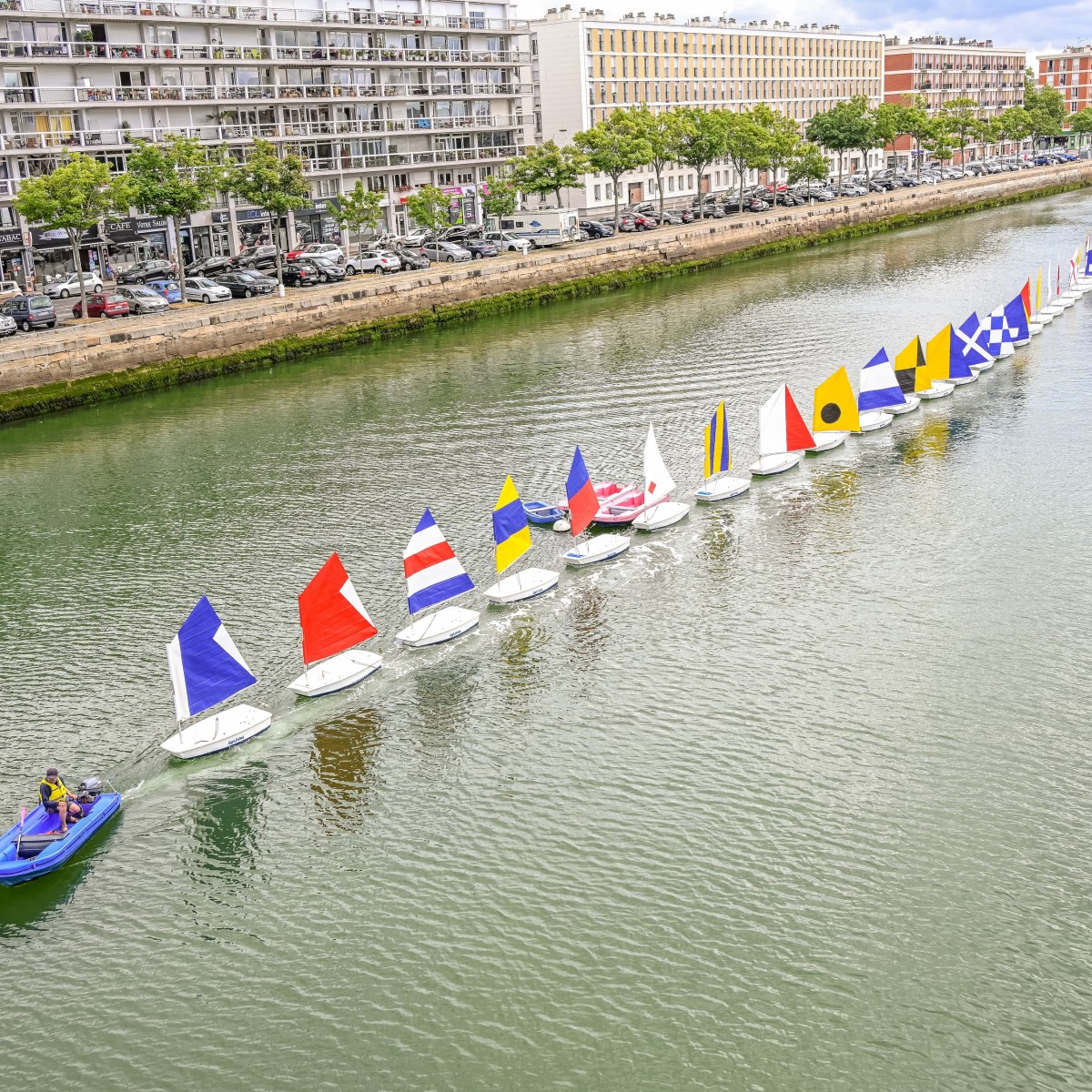 Activités nautiques sur le Bassin du Commerce
