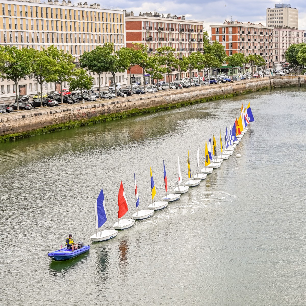 Nautical activities on the Bassin du Commerce